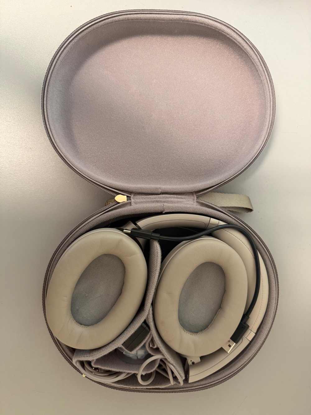 Sony AH-1000XM3 Noise Cancelling Over-Ear Headphones in Cream - Picture 4 of 7